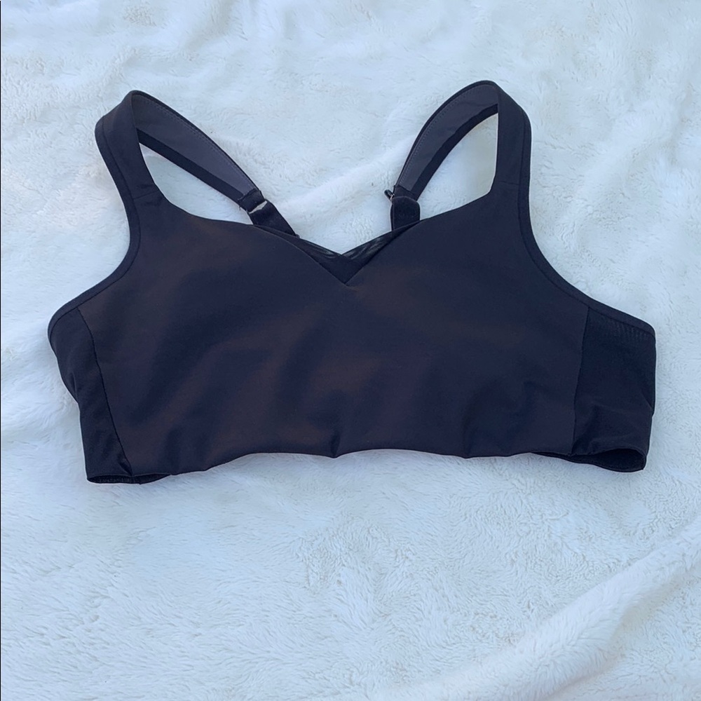 Brooks Black Sports Bra with Supportive Design